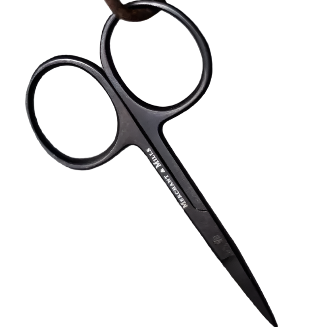 Wide Bow Scissors · Merchant & Mills