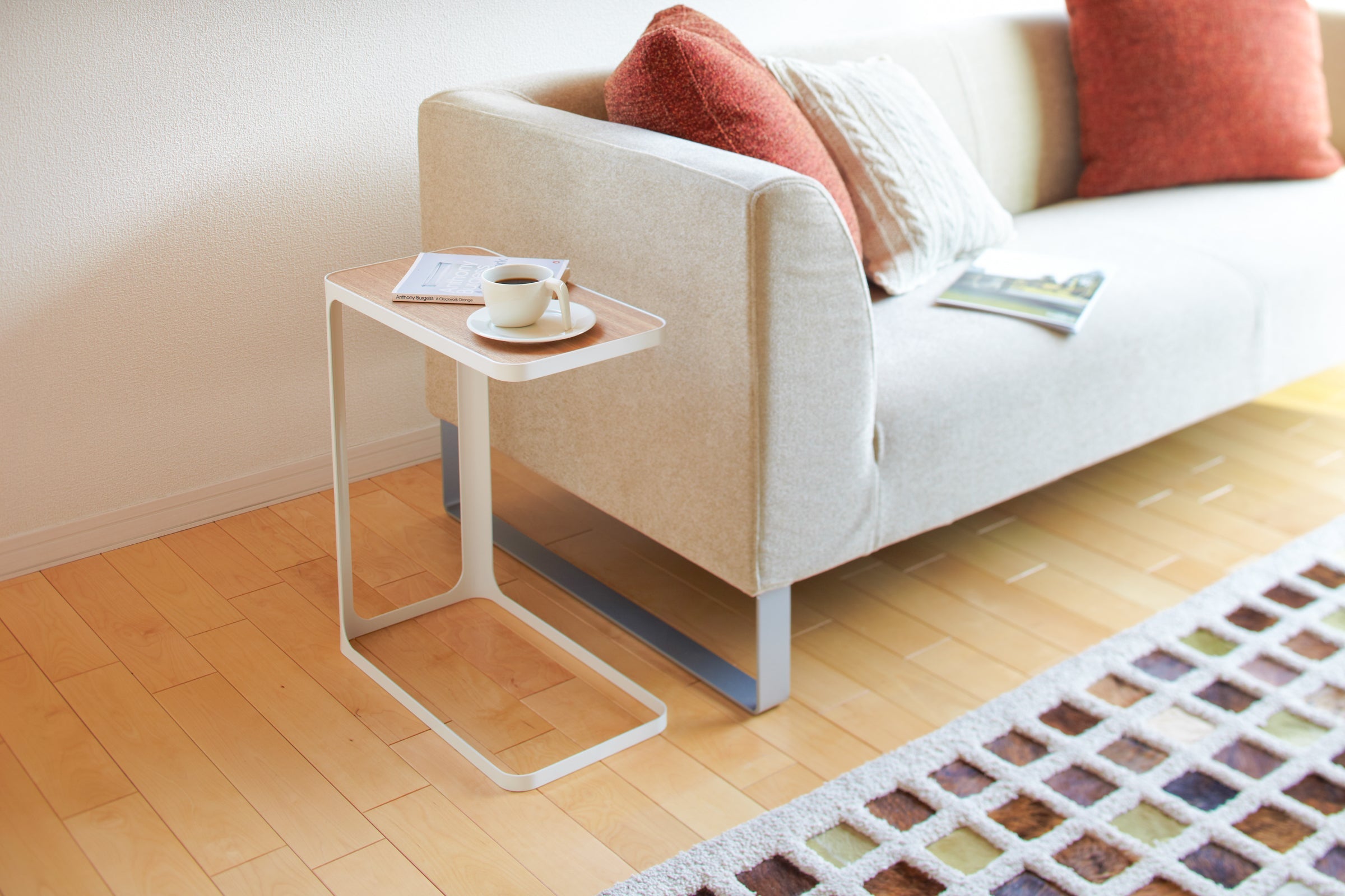 Steel "C" Side Table (20" H) · Yamazaki Home