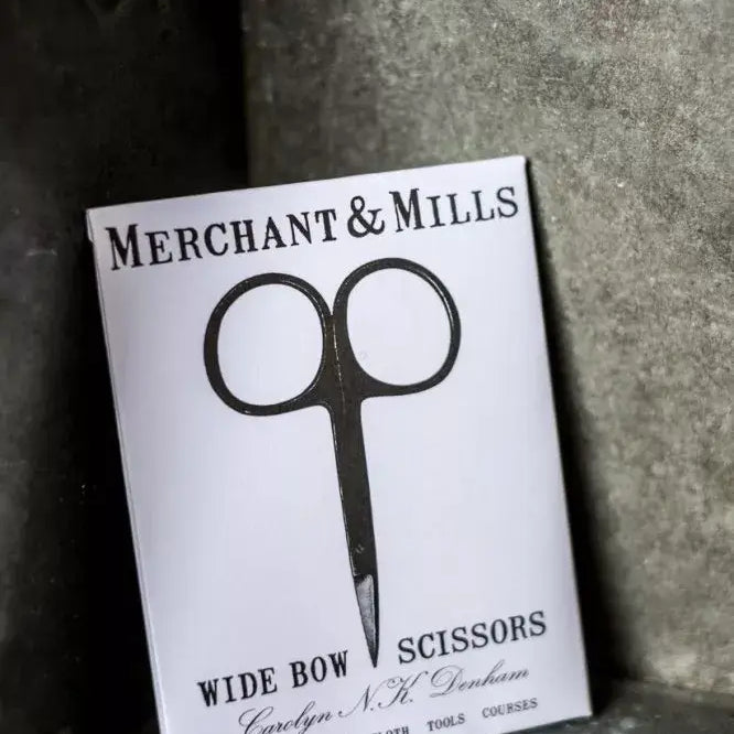 Wide Bow Scissors · Merchant & Mills