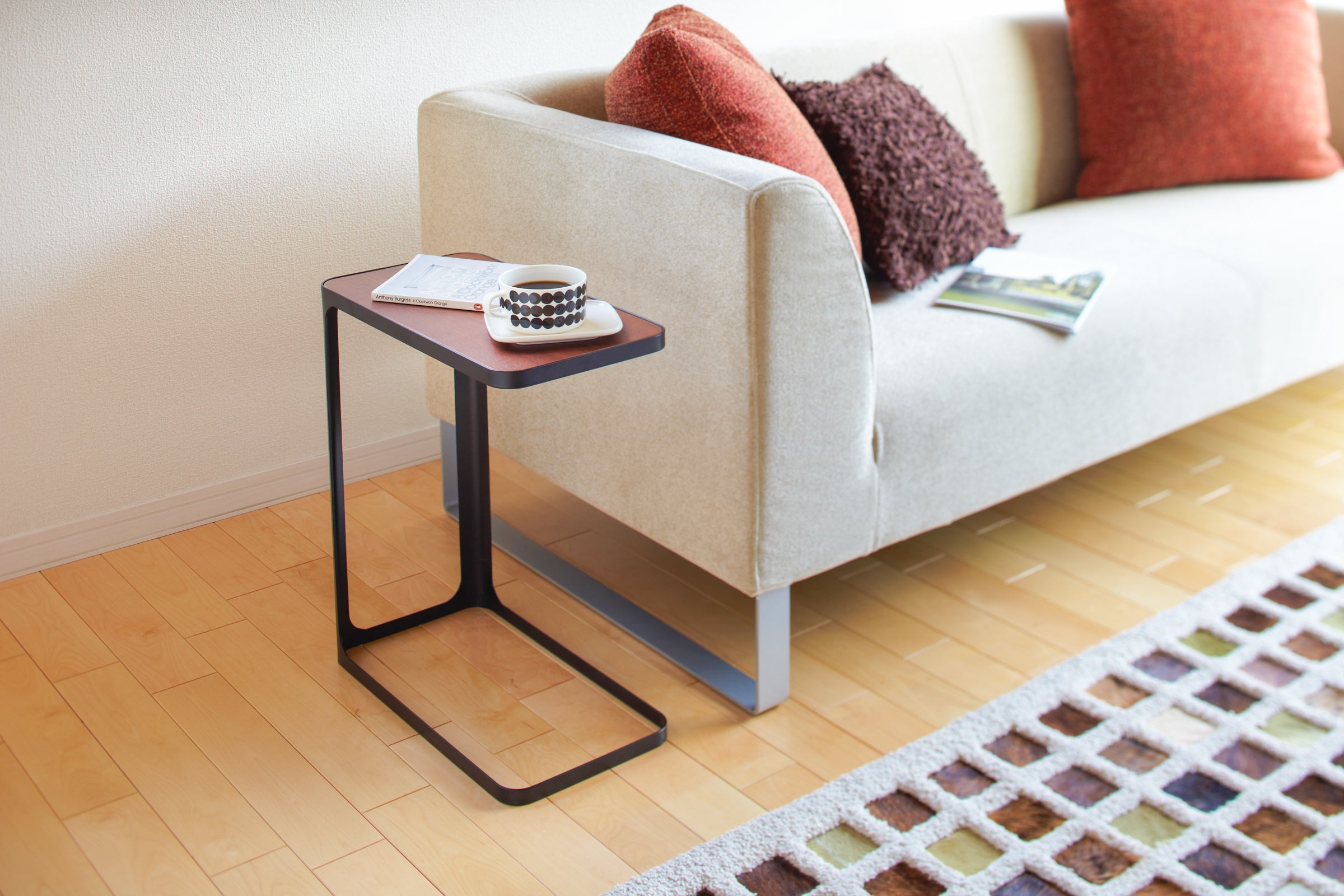 Steel "C" Side Table (20" H) · Yamazaki Home