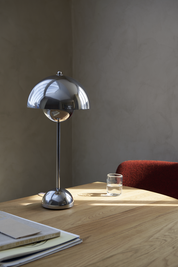 Flowerpot Table Lamp VP3 · Chrome